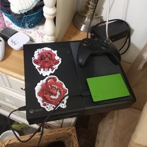 Xbox one elite with a controller and extra 1tb storage